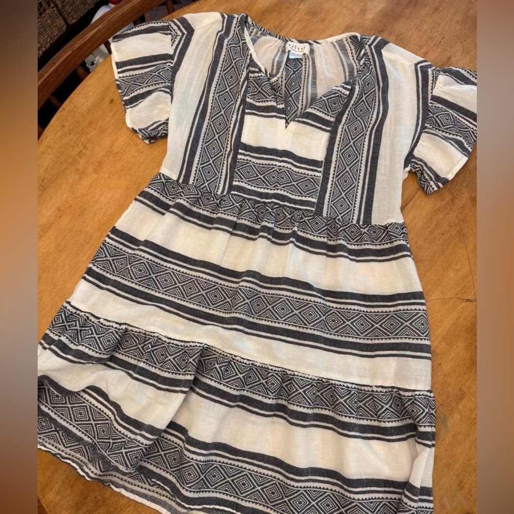 Velvet by Graham & Spencer Geometric Pattern dress